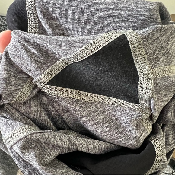 Lululemon Women’s Pace Rival Crop Leggings Black Gray Size 4 Pockets Mid Rise - Picture 13 of 13